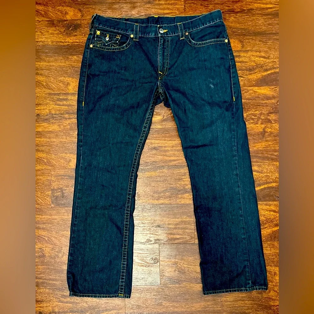 True Religion Men’s Jeans Straight Flap Size 40 (preowned)